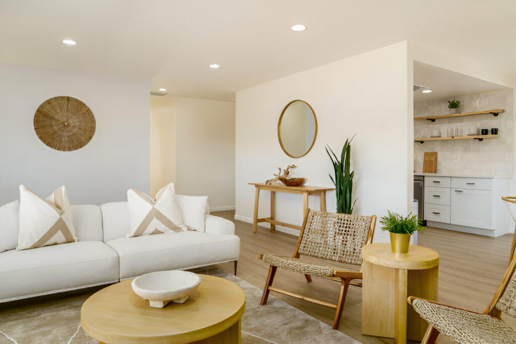 weekly cleaning for short let apartment